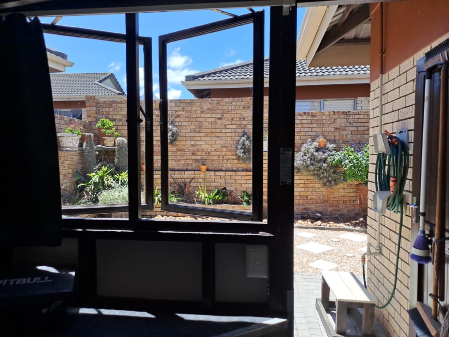 2 Bedroom Property for Sale in Dormehls Drift Western Cape